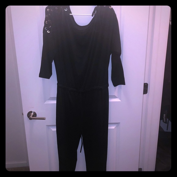 Lace up arms -one piece jumper - Picture 2 of 3